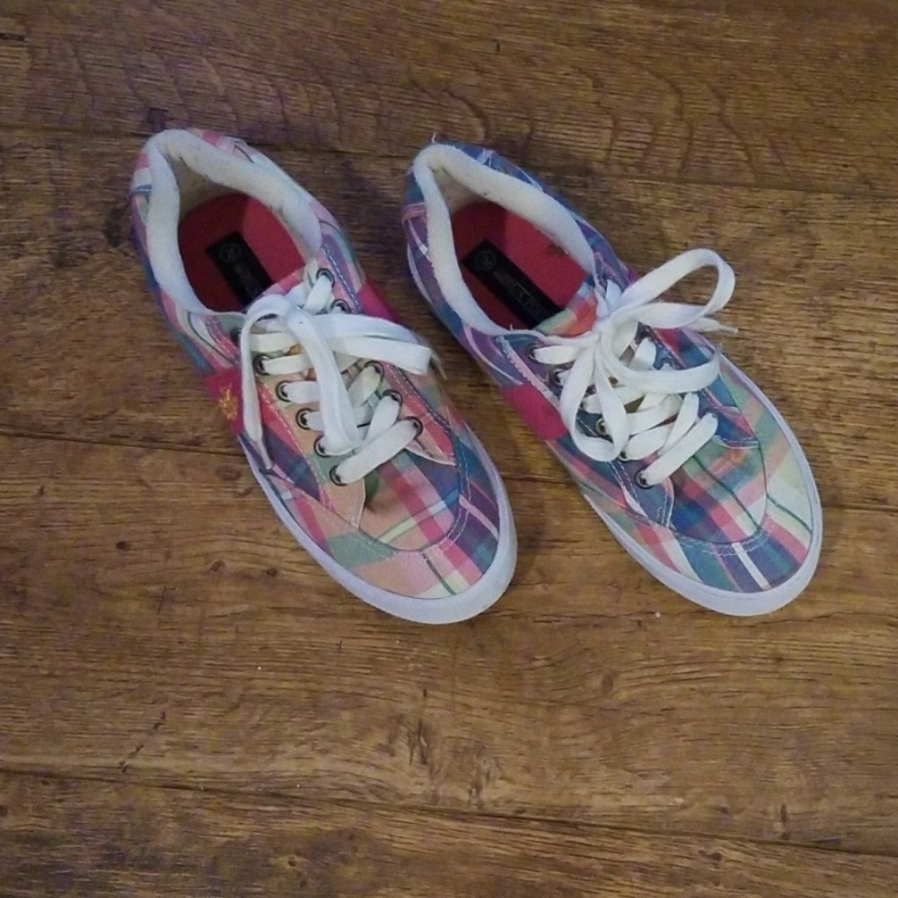 Shoes - Picture 2 of 5